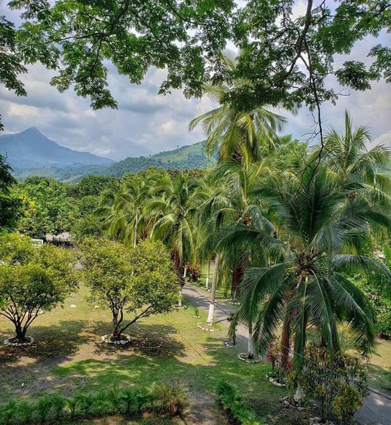 Villa Casa En El Arbol Utica Esterno foto